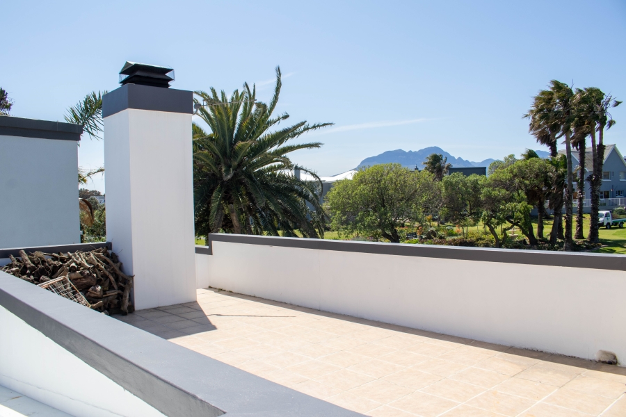 6 Bedroom Property for Sale in Greenways Golf Estate Western Cape